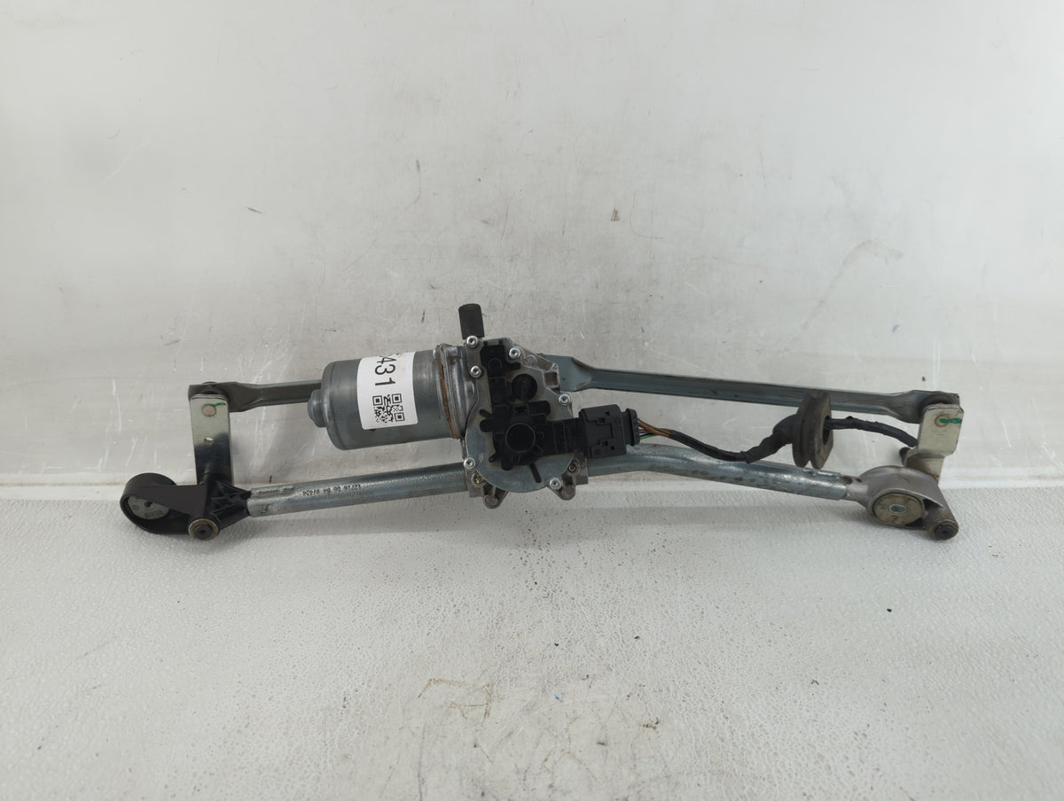 2016 Bmw Z4 Front Windshield Wiper Motor P/N:W09861 Fits OEM Used Auto Parts - Oemusedautoparts1.com
