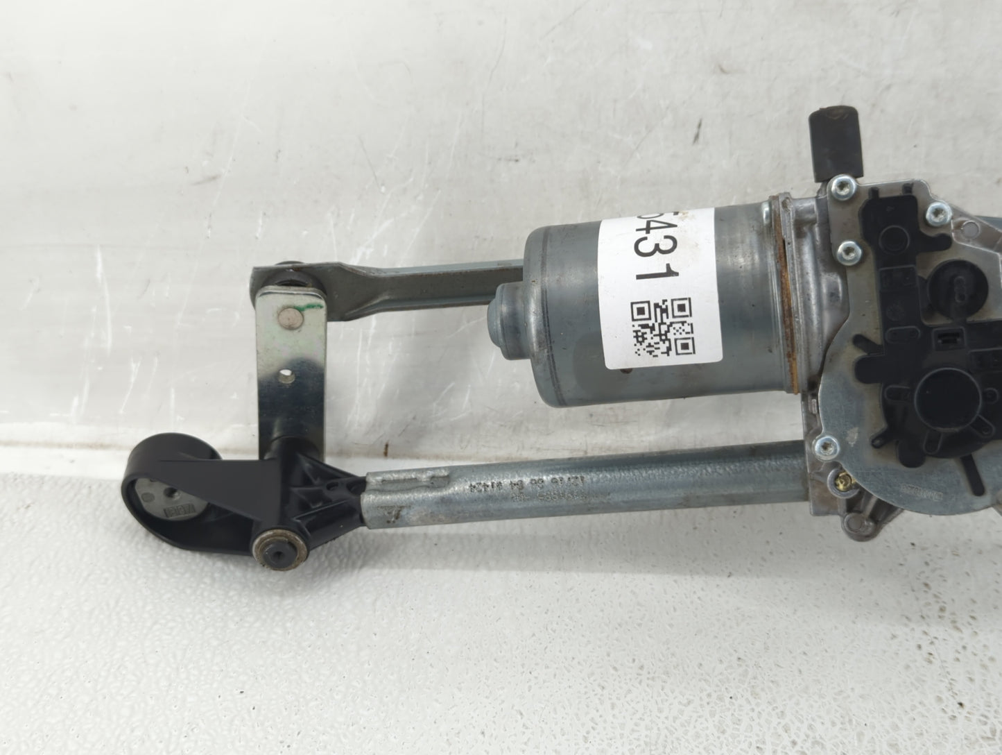 2016 Bmw Z4 Front Windshield Wiper Motor P/N:W09861 Fits OEM Used Auto Parts - Oemusedautoparts1.com