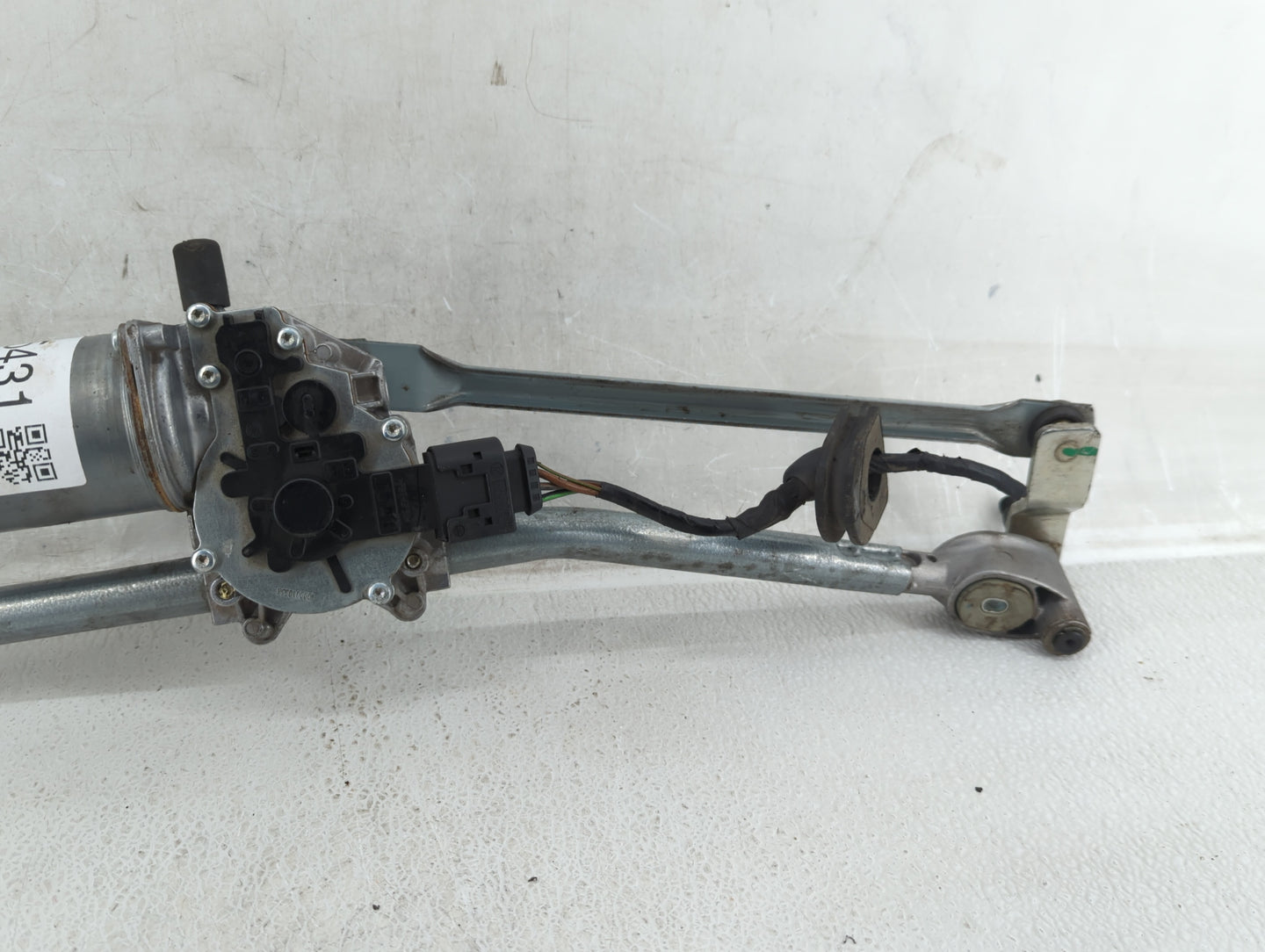 2016 Bmw Z4 Front Windshield Wiper Motor P/N:W09861 Fits OEM Used Auto Parts - Oemusedautoparts1.com