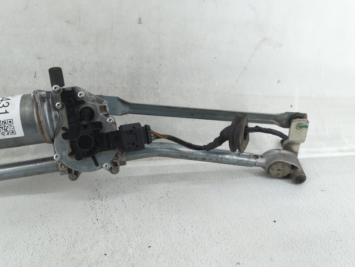2016 Bmw Z4 Front Windshield Wiper Motor P/N:W09861 Fits OEM Used Auto Parts - Oemusedautoparts1.com