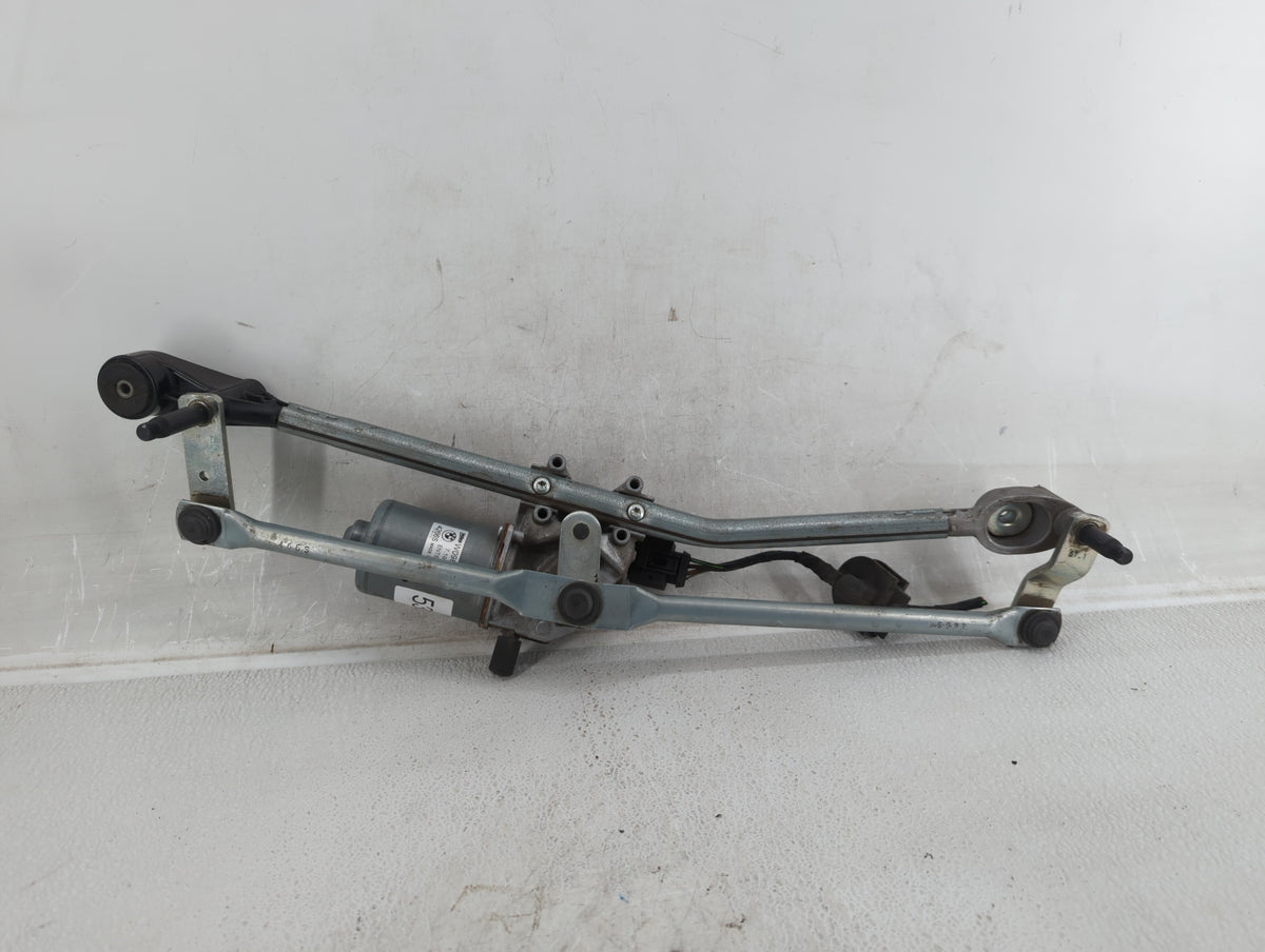 2016 Bmw Z4 Front Windshield Wiper Motor P/N:W09861 Fits OEM Used Auto Parts - Oemusedautoparts1.com