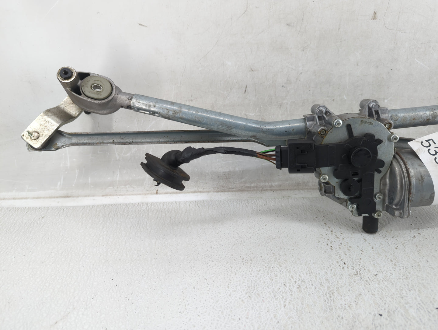 2016 Bmw Z4 Front Windshield Wiper Motor P/N:W09861 Fits OEM Used Auto Parts - Oemusedautoparts1.com