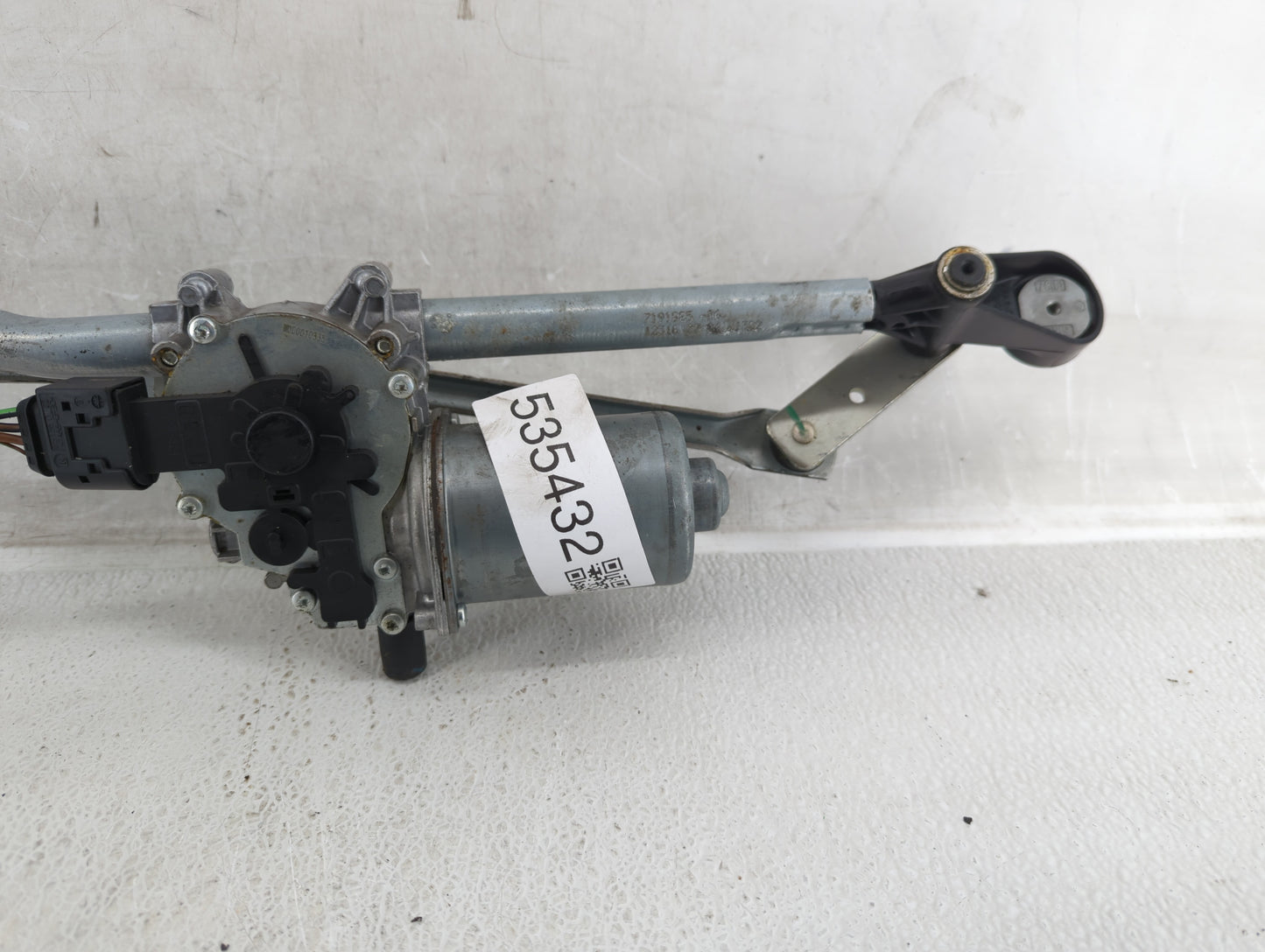 2016 Bmw Z4 Front Windshield Wiper Motor P/N:W09861 Fits OEM Used Auto Parts - Oemusedautoparts1.com