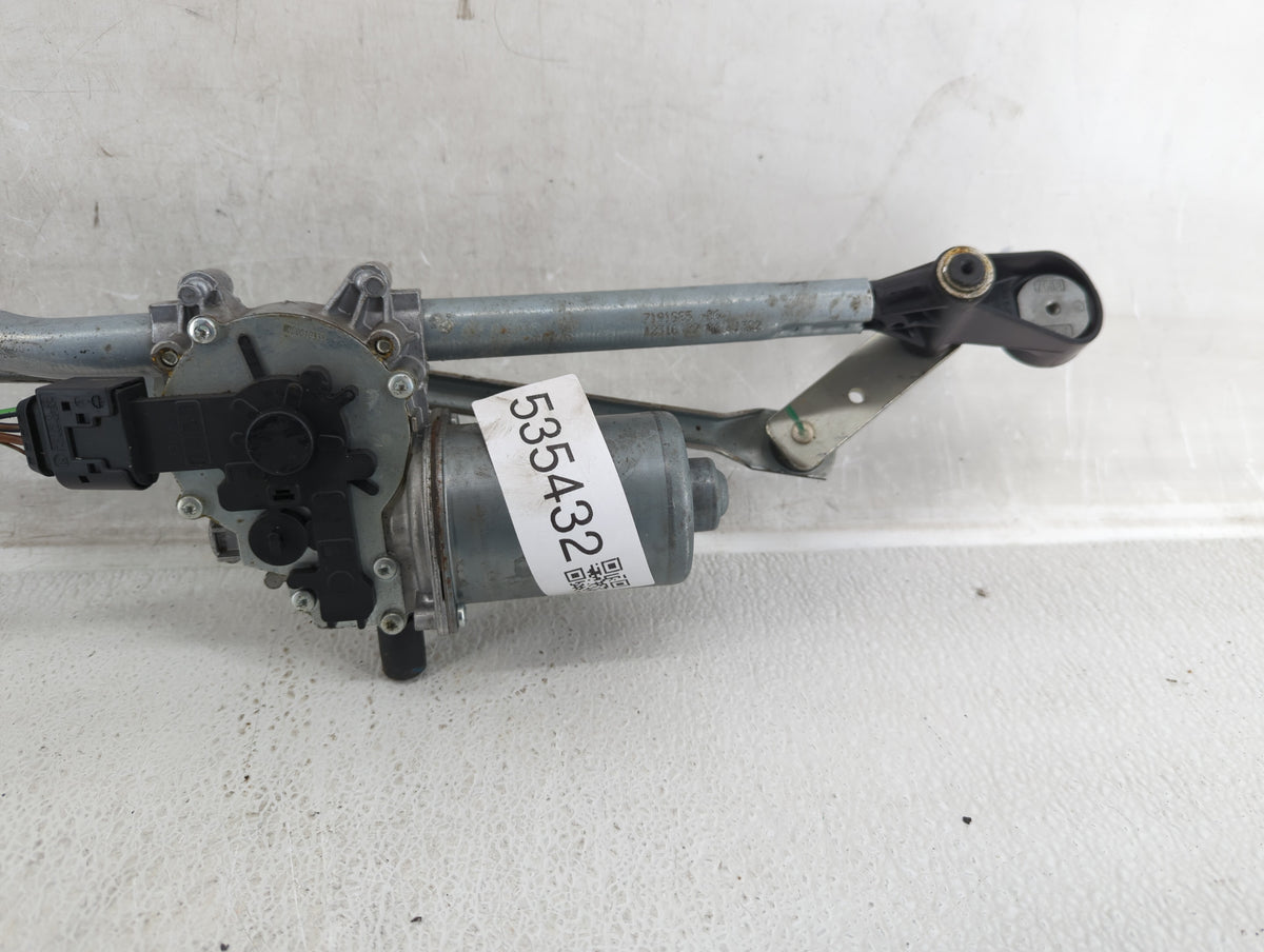 2016 Bmw Z4 Front Windshield Wiper Motor P/N:W09861 Fits OEM Used Auto Parts - Oemusedautoparts1.com