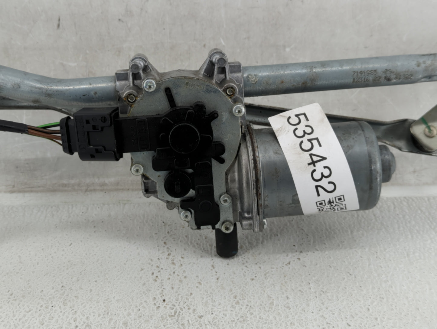 2016 Bmw Z4 Front Windshield Wiper Motor P/N:W09861 Fits OEM Used Auto Parts - Oemusedautoparts1.com
