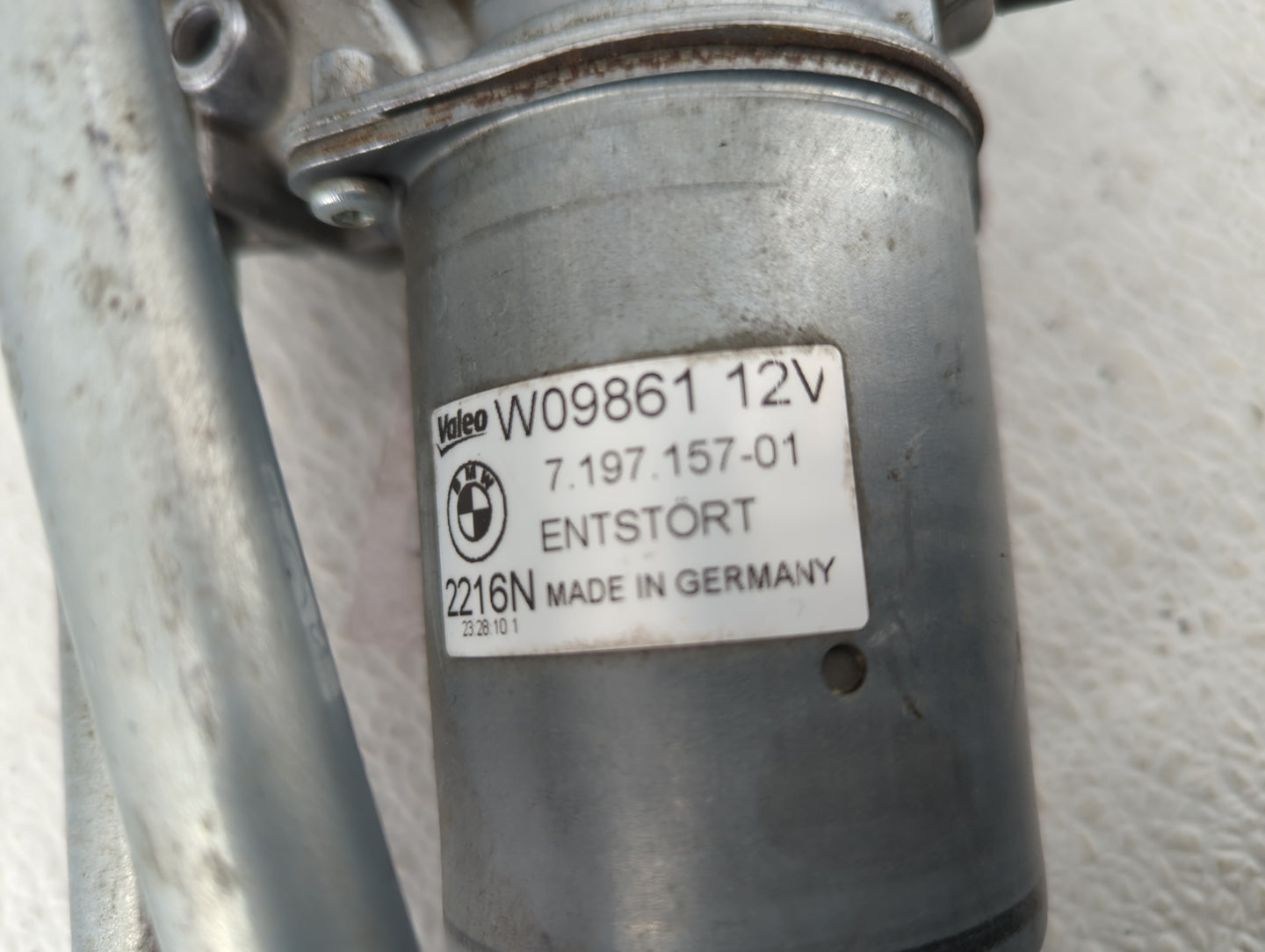 2016 Bmw Z4 Front Windshield Wiper Motor P/N:W09861 Fits OEM Used Auto Parts - Oemusedautoparts1.com