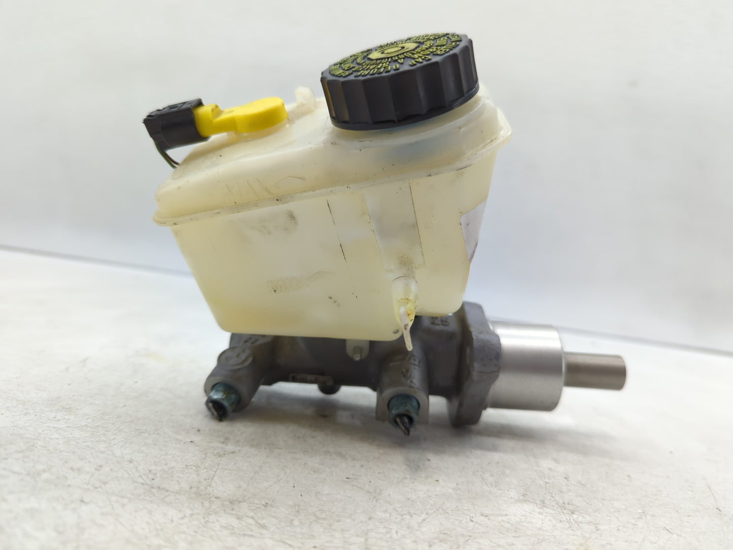2009-2016 Bmw Z4 Brake Master Cylinder - Oemusedautoparts1.com