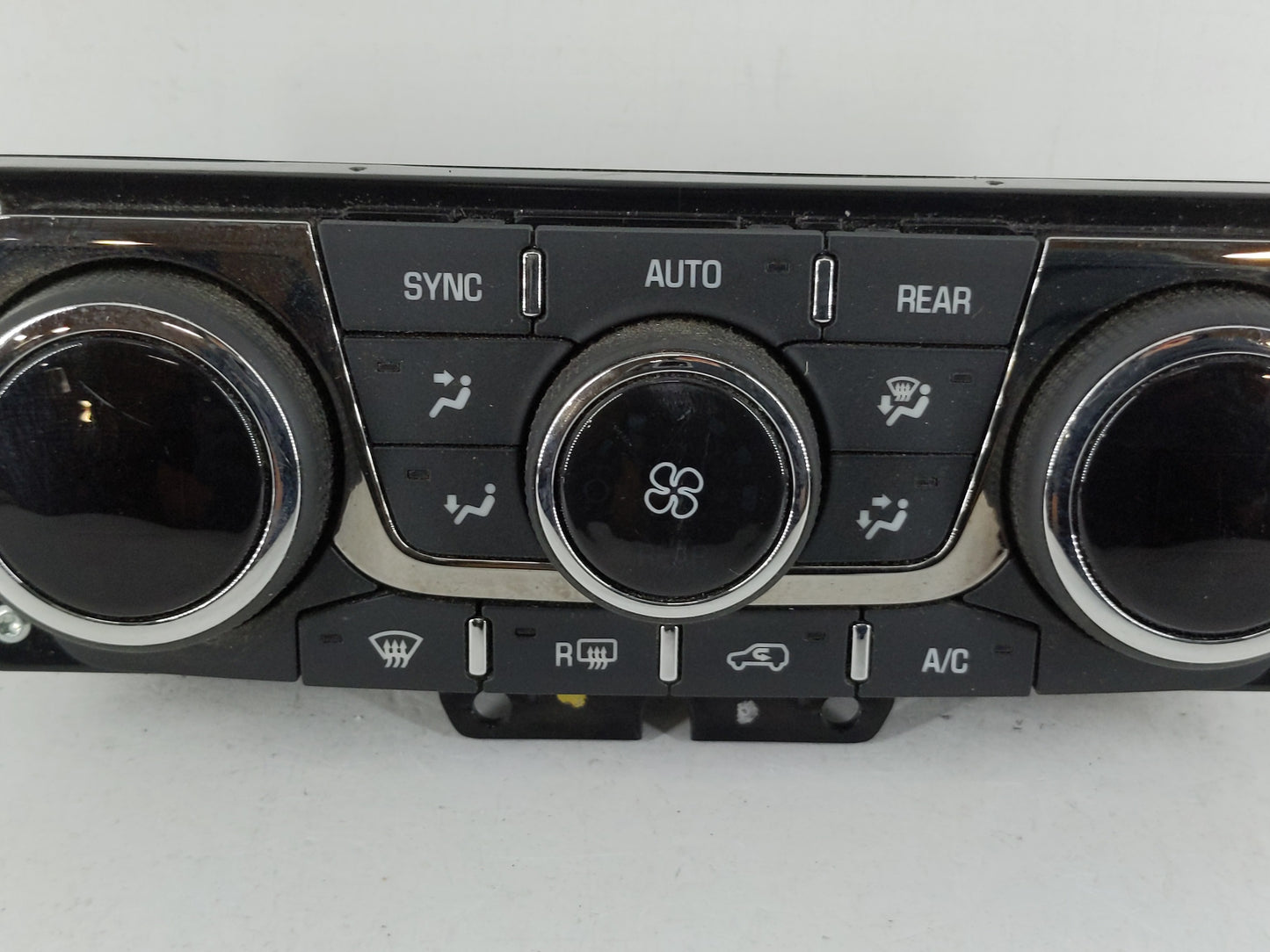 2008-2016 Buick Enclave Climate Control Module Temperature AC/Heater Replacement P/N:23251328 Fits OEM Used Auto Parts - Oem