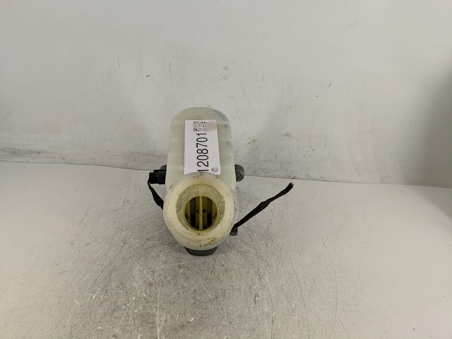 2009-2017 Buick Enclave Brake Master Cylinder - Oemusedautoparts1.com
