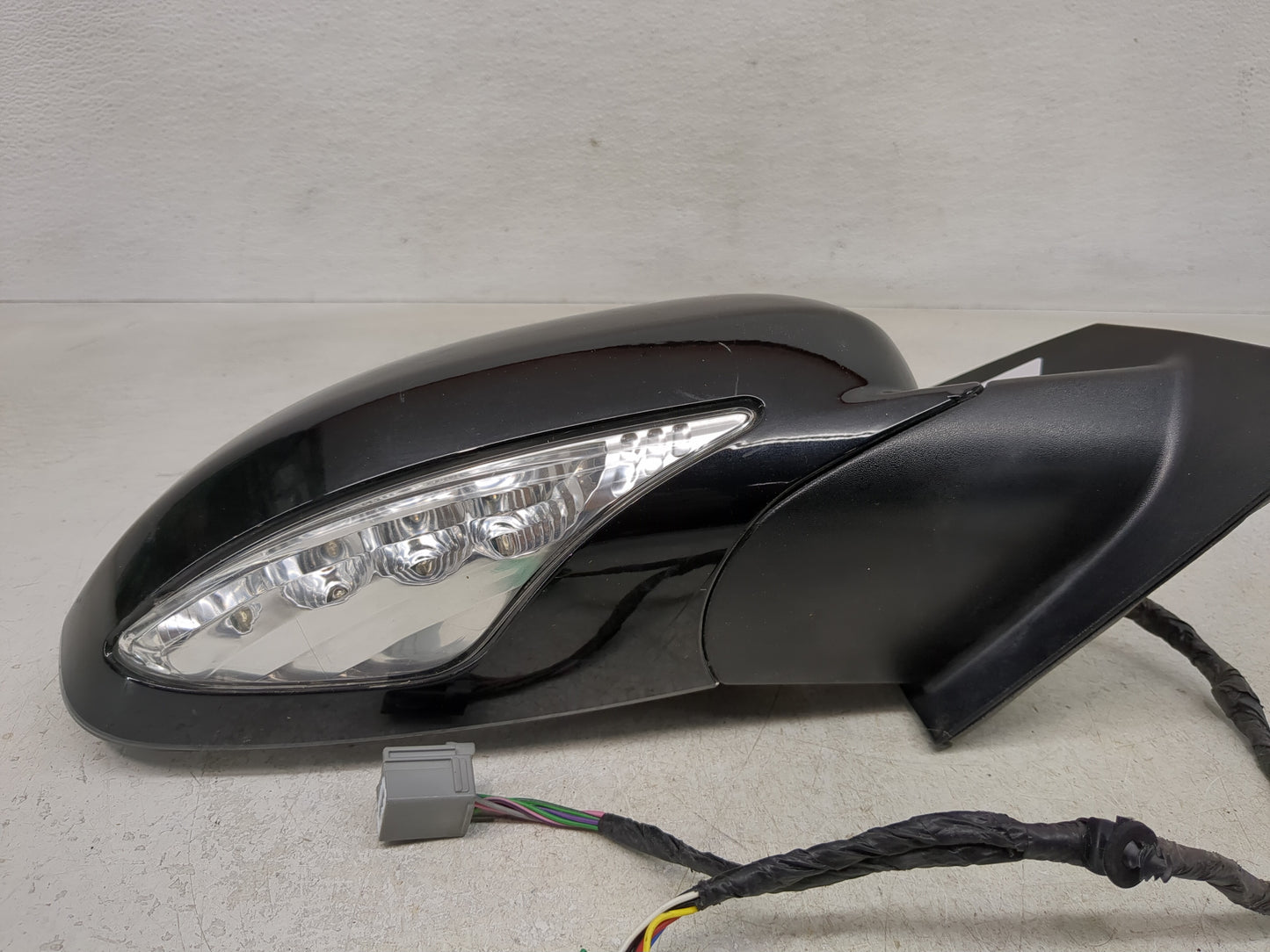 2013-2017 Buick Enclave Passenger Side View Mirror - Right Door Mirror OEM Used - Oemusedautoparts1.com