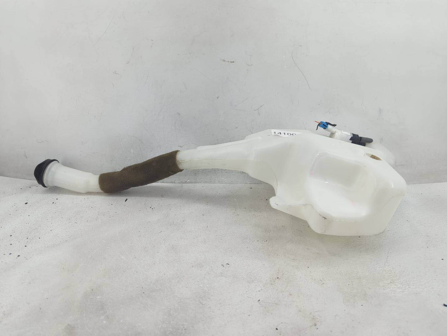 2010-2017 Buick Enclave Windshield Washer Fluid Reservoir Bottle Oem - Oemusedautoparts1.com