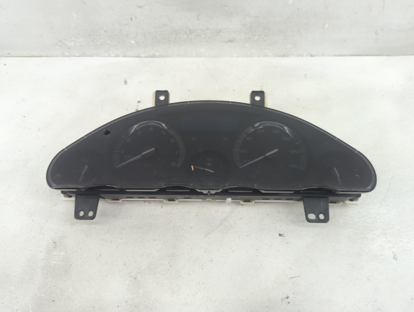 2014-2017 Buick Enclave Instrument Cluster Speedometer Gauges P/N:1370166 Fits Fits 2014 2015 2016 2017 OEM Used Auto Parts 