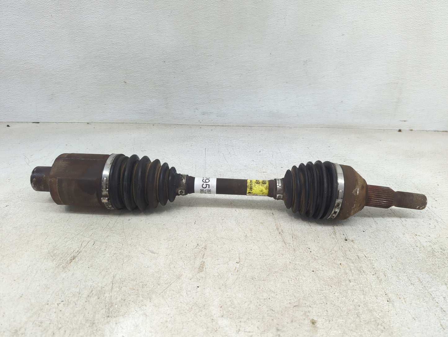 2016 Buick Enclave Axle Shaft Front Passenger Cv C/v - Oemusedautoparts1.com