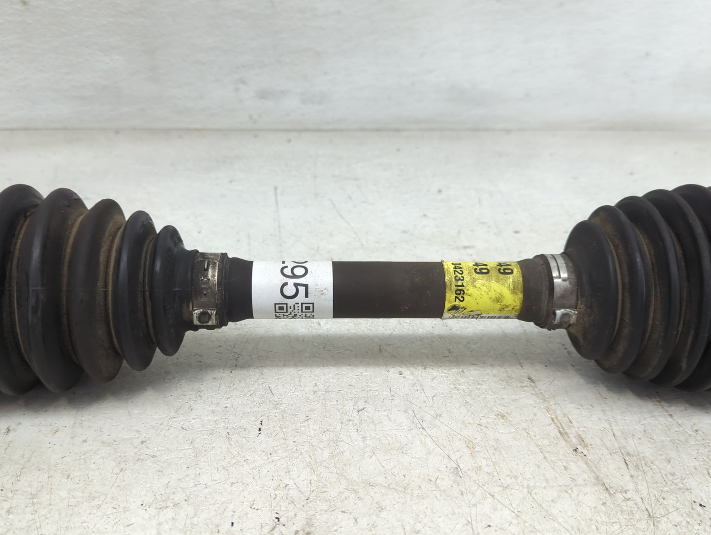 2016 Buick Enclave Axle Shaft Front Passenger Cv C/v - Oemusedautoparts1.com