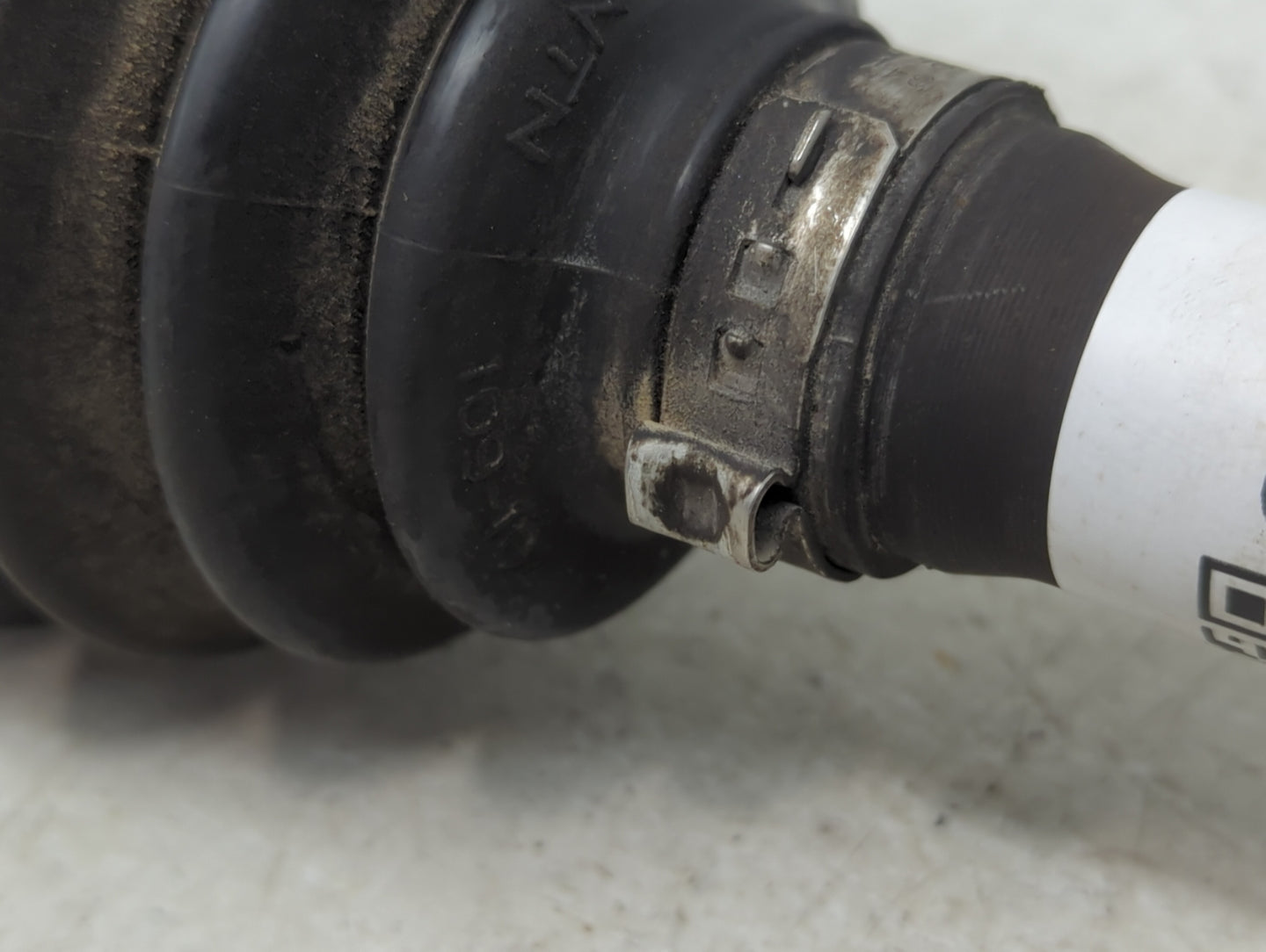 2016 Buick Enclave Axle Shaft Front Passenger Cv C/v - Oemusedautoparts1.com