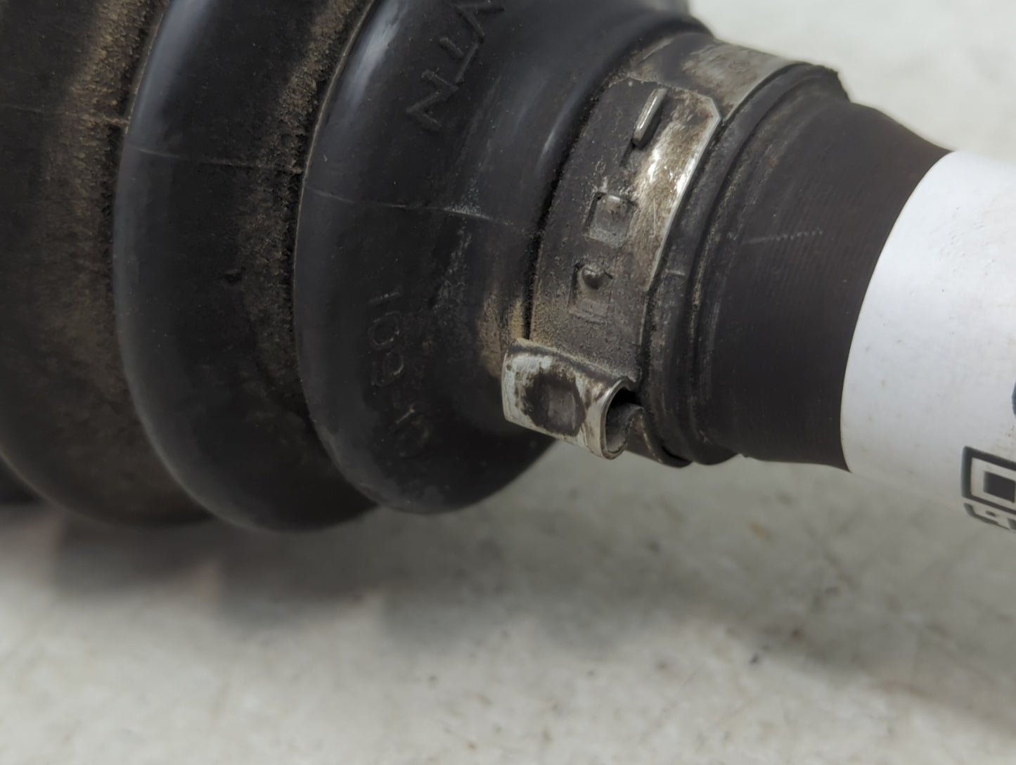 2016 Buick Enclave Axle Shaft Front Passenger Cv C/v - Oemusedautoparts1.com