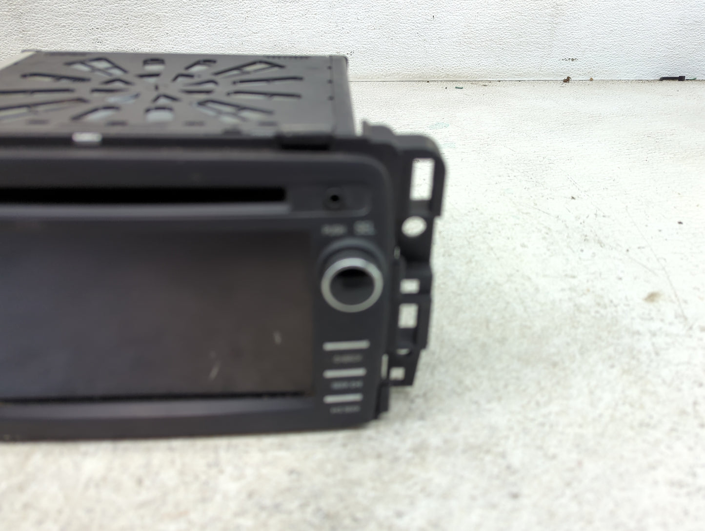 2015-2016 Buick Enclave Radio AM FM Cd Player Receiver Replacement P/N:23395467 Fits Fits 2015 2016 OEM Used Auto Parts - Oe