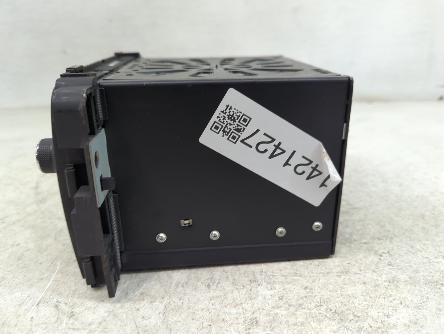2015-2016 Buick Enclave Radio AM FM Cd Player Receiver Replacement P/N:23395467 Fits Fits 2015 2016 OEM Used Auto Parts - Oe