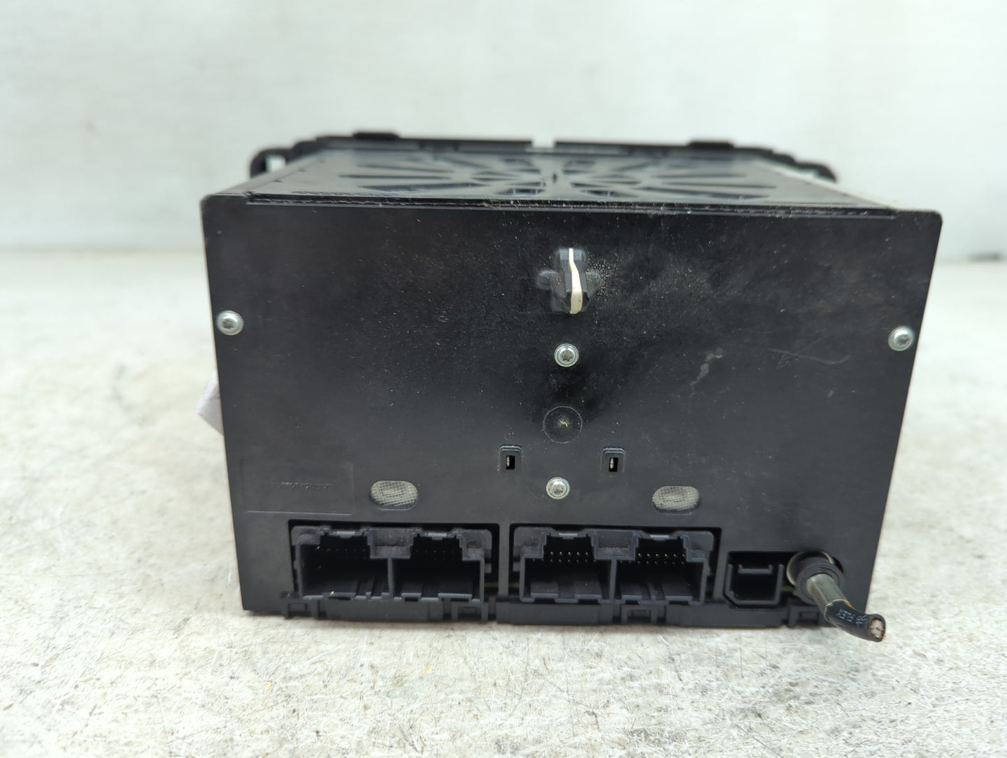 2015-2016 Buick Enclave Radio AM FM Cd Player Receiver Replacement P/N:23395467 Fits Fits 2015 2016 OEM Used Auto Parts - Oe