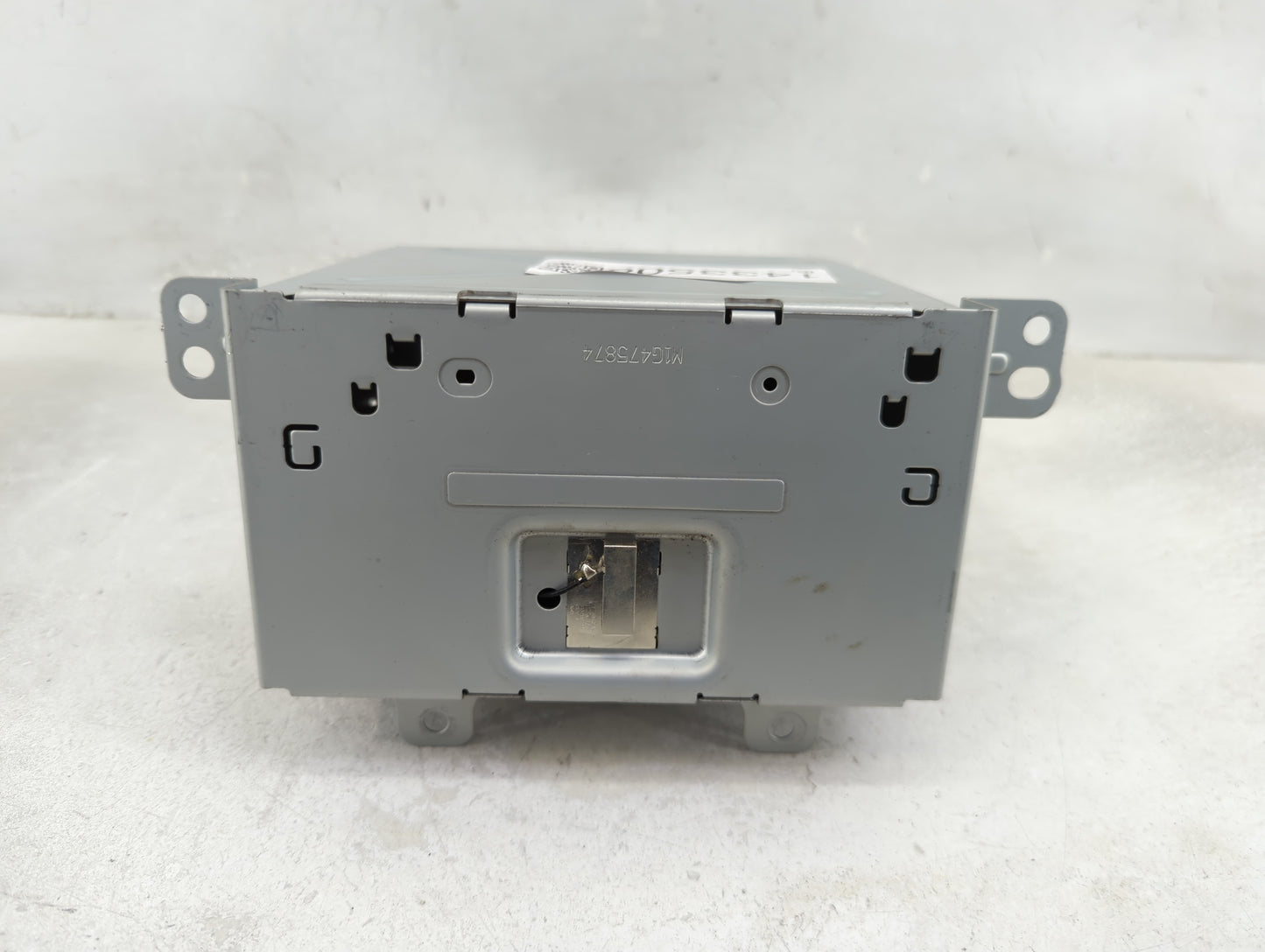 2015-2016 Buick Enclave Radio AM FM Cd Player Receiver Replacement P/N:23395481CXL Fits Fits 2015 2016 OEM Used Auto Parts -