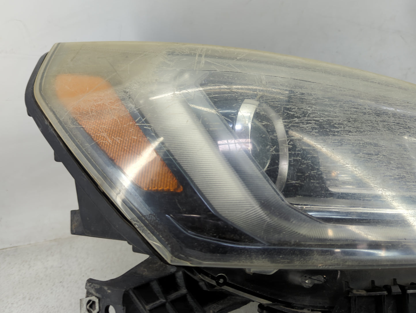 2014-2017 Buick Enclave Passenger Right Oem Head Light Headlight Lamp - Oemusedautoparts1.com