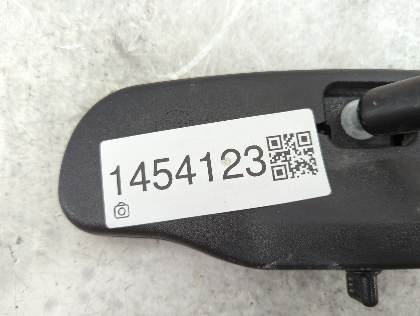 2016 Buick Enclave Interior Rear View Mirror Oem Black - Oemusedautoparts1.com