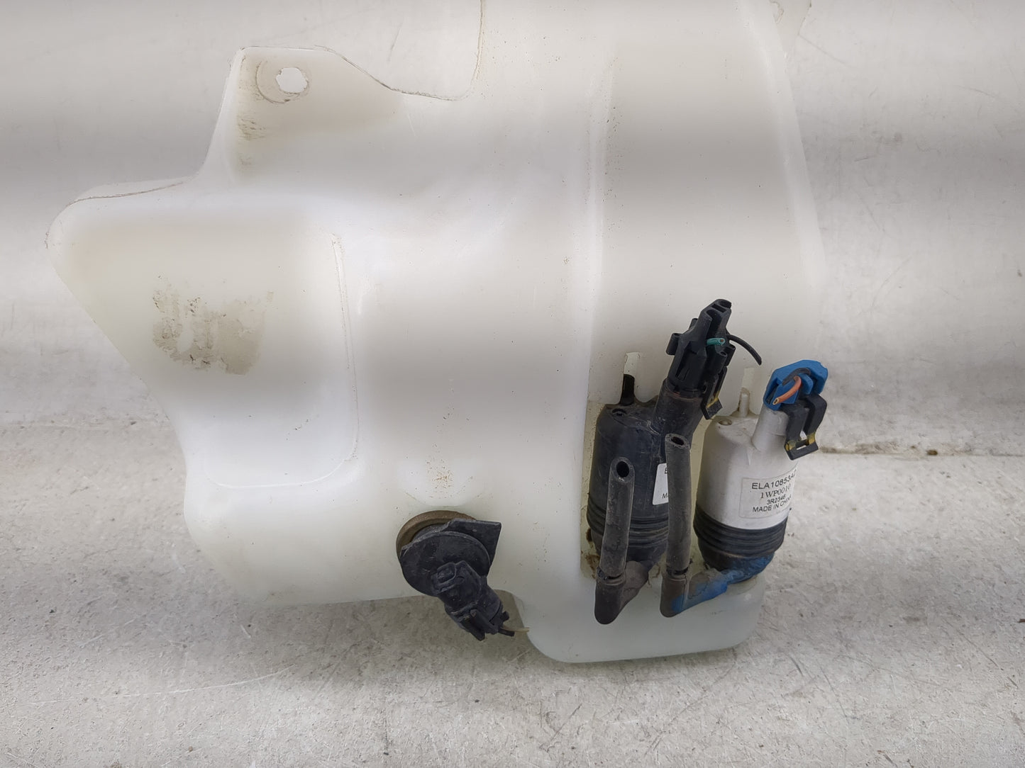 2010-2017 Buick Enclave Windshield Washer Fluid Reservoir Bottle Oem - Oemusedautoparts1.com