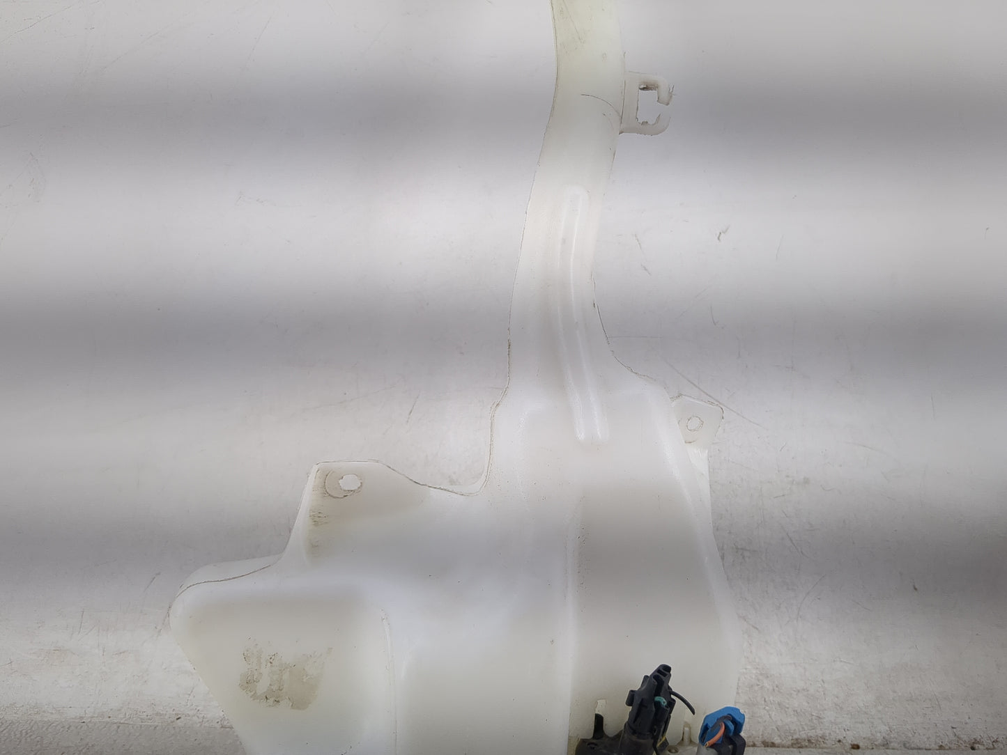 2010-2017 Buick Enclave Windshield Washer Fluid Reservoir Bottle Oem - Oemusedautoparts1.com