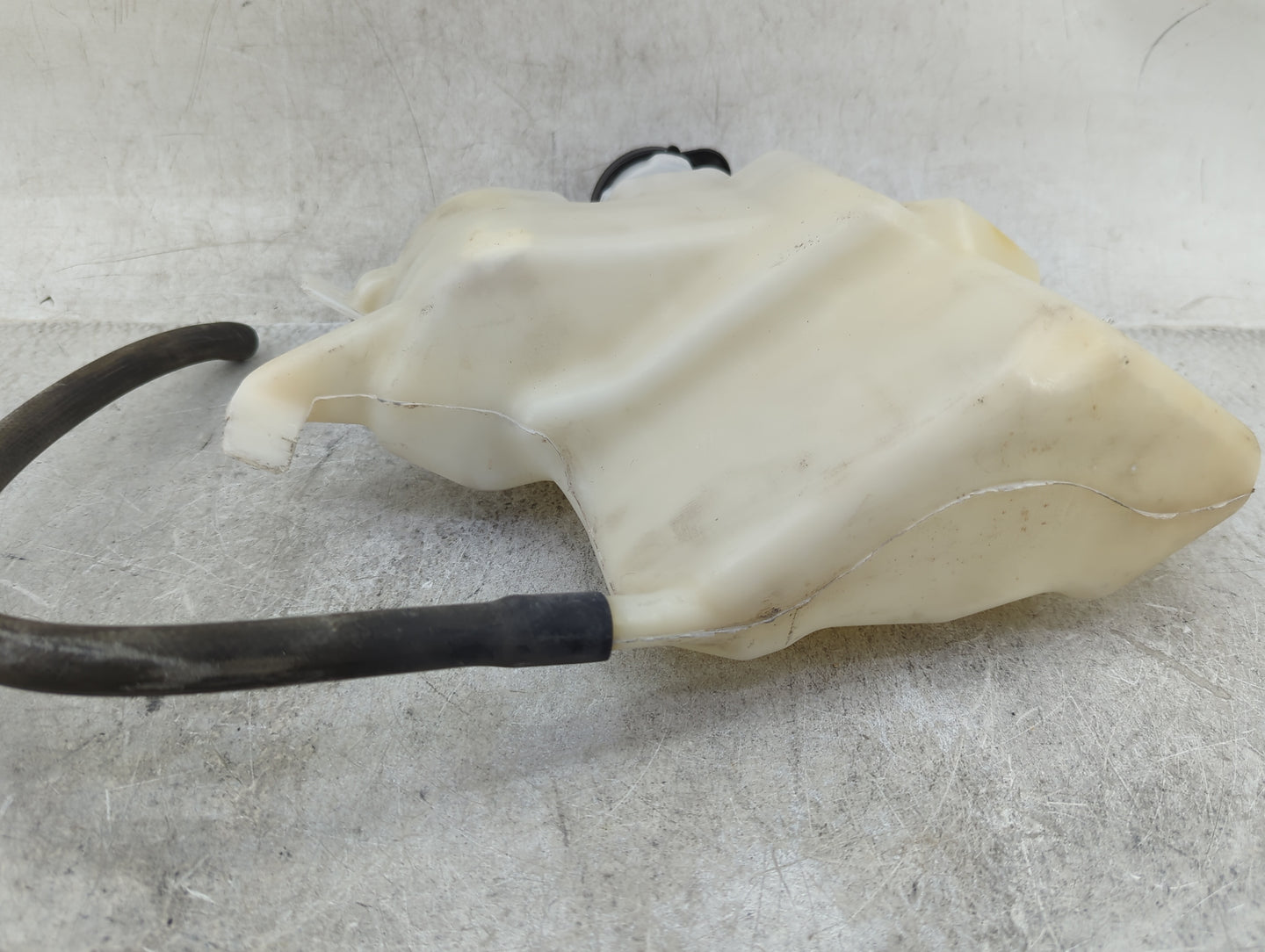 2008-2017 Buick Enclave Radiator Coolant Overflow Expansion Tank Bottle 1459954 - Oemusedautoparts1.com