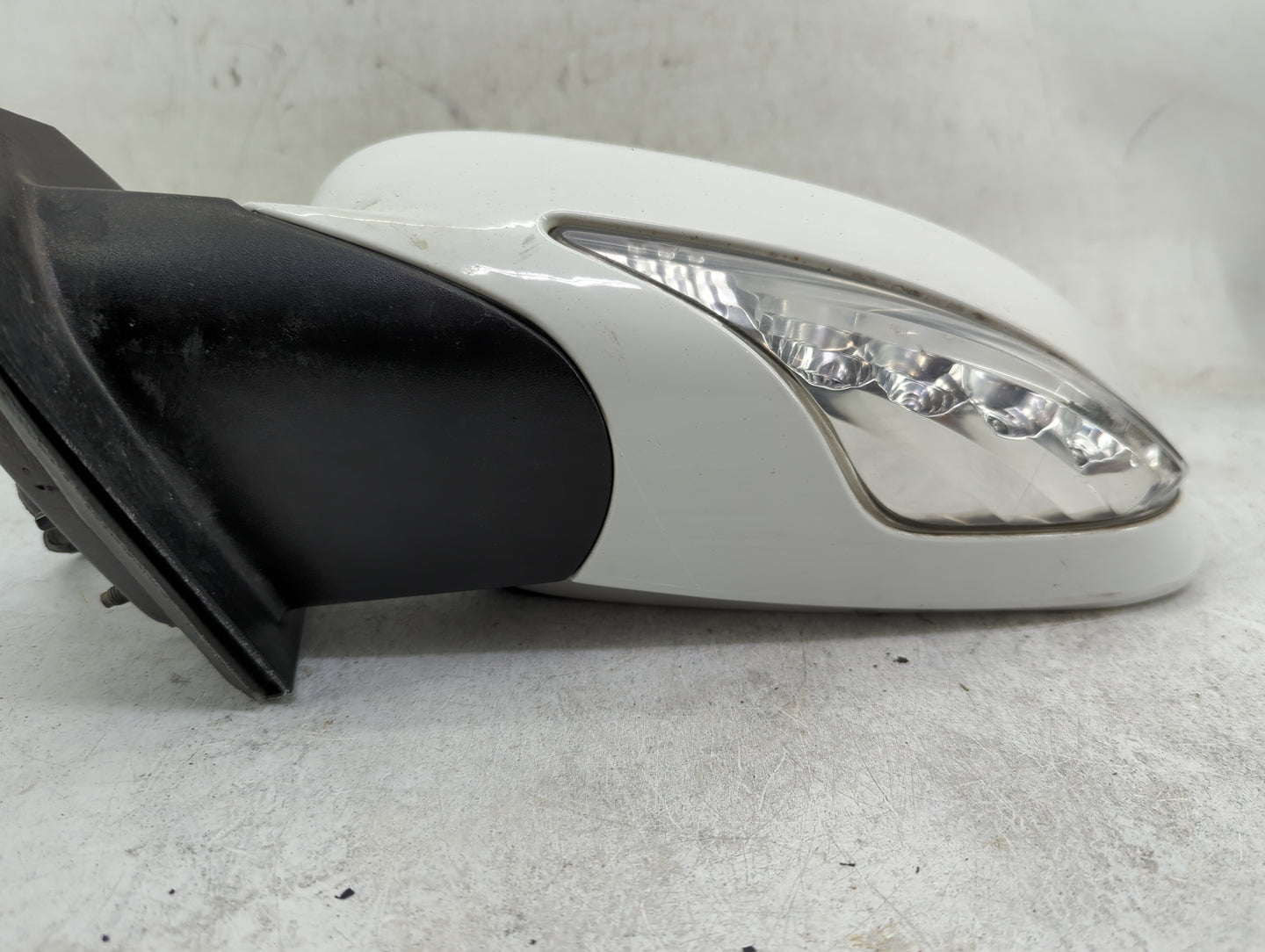 2008-2017 Buick Enclave Driver Side View Mirror - Left Door Mirror OEM Used - Oemusedautoparts1.com