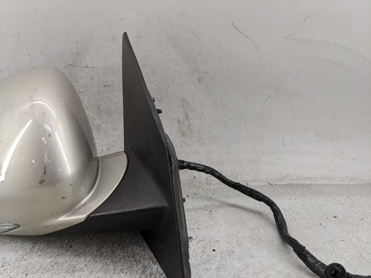 2013-2017 Buick Enclave Passenger Side View Mirror - Right Door Mirror OEM Used - Oemusedautoparts1.com