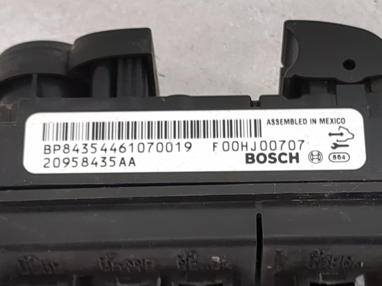 2010-2017 Buick Enclave Master Power Window Switch Replacement Driver Side Left P/N:20958435AA BP84354461070019 Fits OEM Use