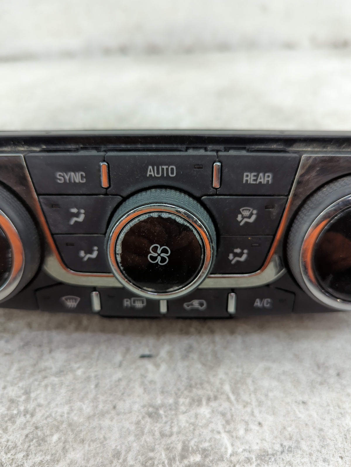 2013-2017 Buick Enclave Climate Control Module Temperature AC/Heater Replacement P/N:23251328 3239800000000X Fits OEM Used A