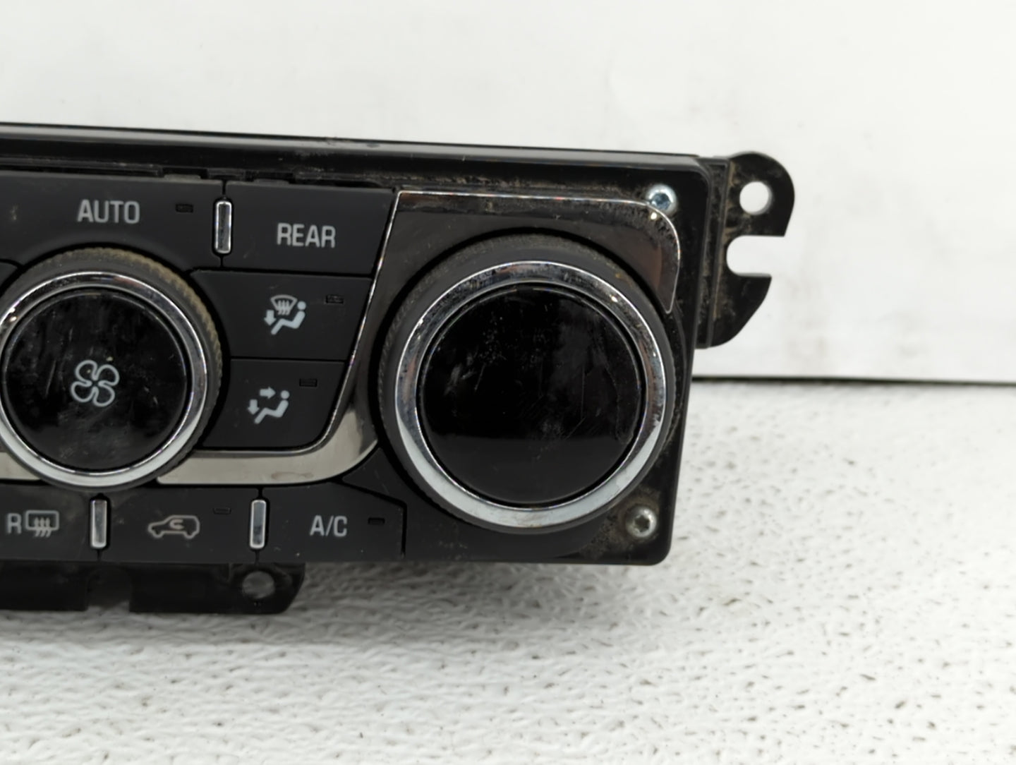 2013-2017 Buick Enclave Climate Control Module Temperature AC/Heater Replacement P/N:2144382 23251328 Fits OEM Used Auto Par