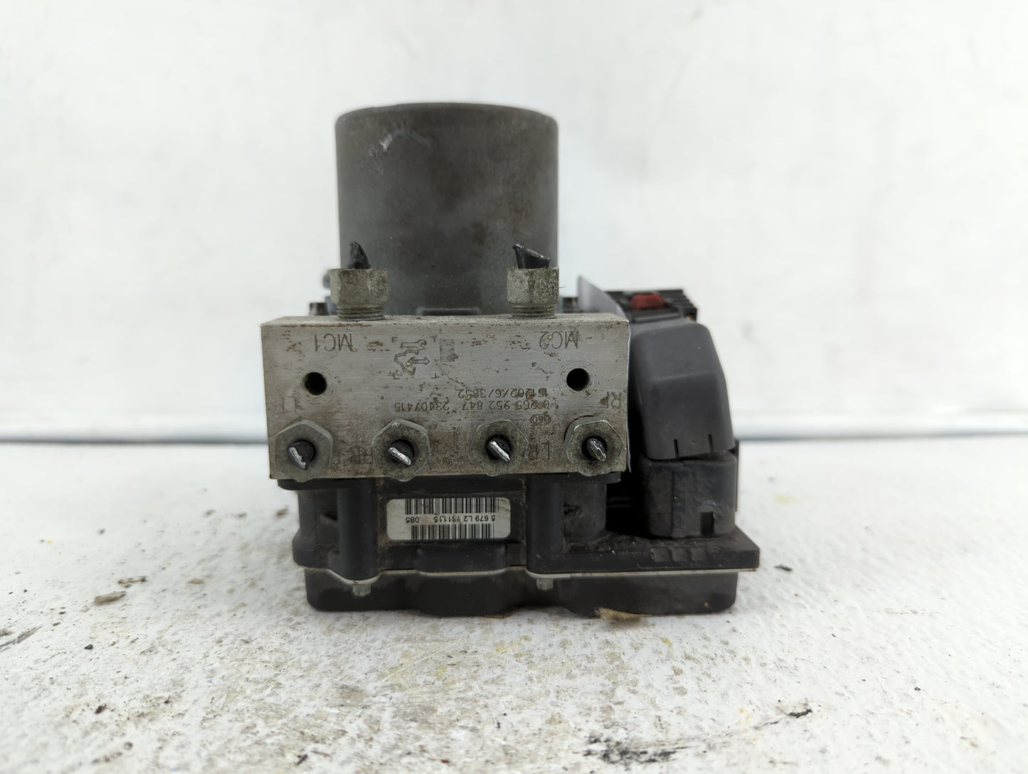 2012-2017 Buick Enclave ABS Pump Control Module Replacement P/N:23407415 22912779 Fits Fits 2012 2013 2014 2015 2016 2017 OE