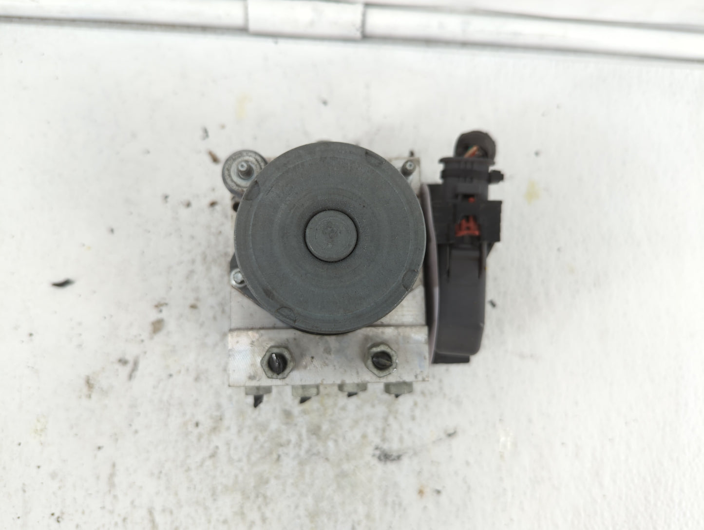 2012-2017 Buick Enclave ABS Pump Control Module Replacement P/N:23407415 22912779 Fits Fits 2012 2013 2014 2015 2016 2017 OE