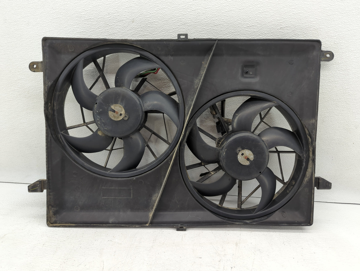 2008-2017 Buick Enclave Left Radiator Fan Motor Assembly - Oemusedautoparts1.com