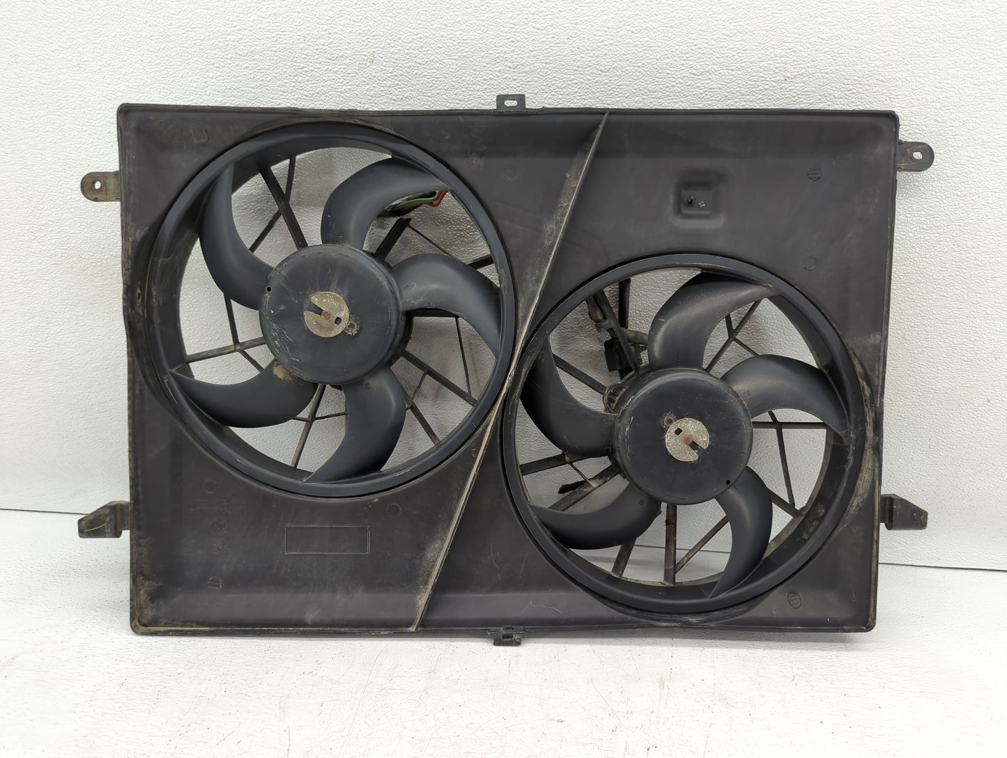 2008-2017 Buick Enclave Left Radiator Fan Motor Assembly - Oemusedautoparts1.com