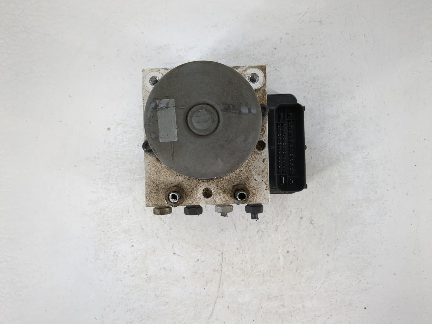 2016 Buick Encore ABS Pump Control Module Replacement P/N:42403007 Fits OEM Used Auto Parts - Oemusedautoparts1.com