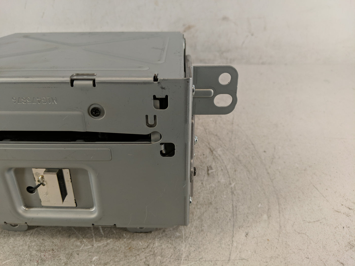 2015-2016 Buick Encore Radio AM FM Cd Player Receiver Replacement P/N:84027468 Fits Fits 2015 2016 2017 2019 OEM Used Auto P