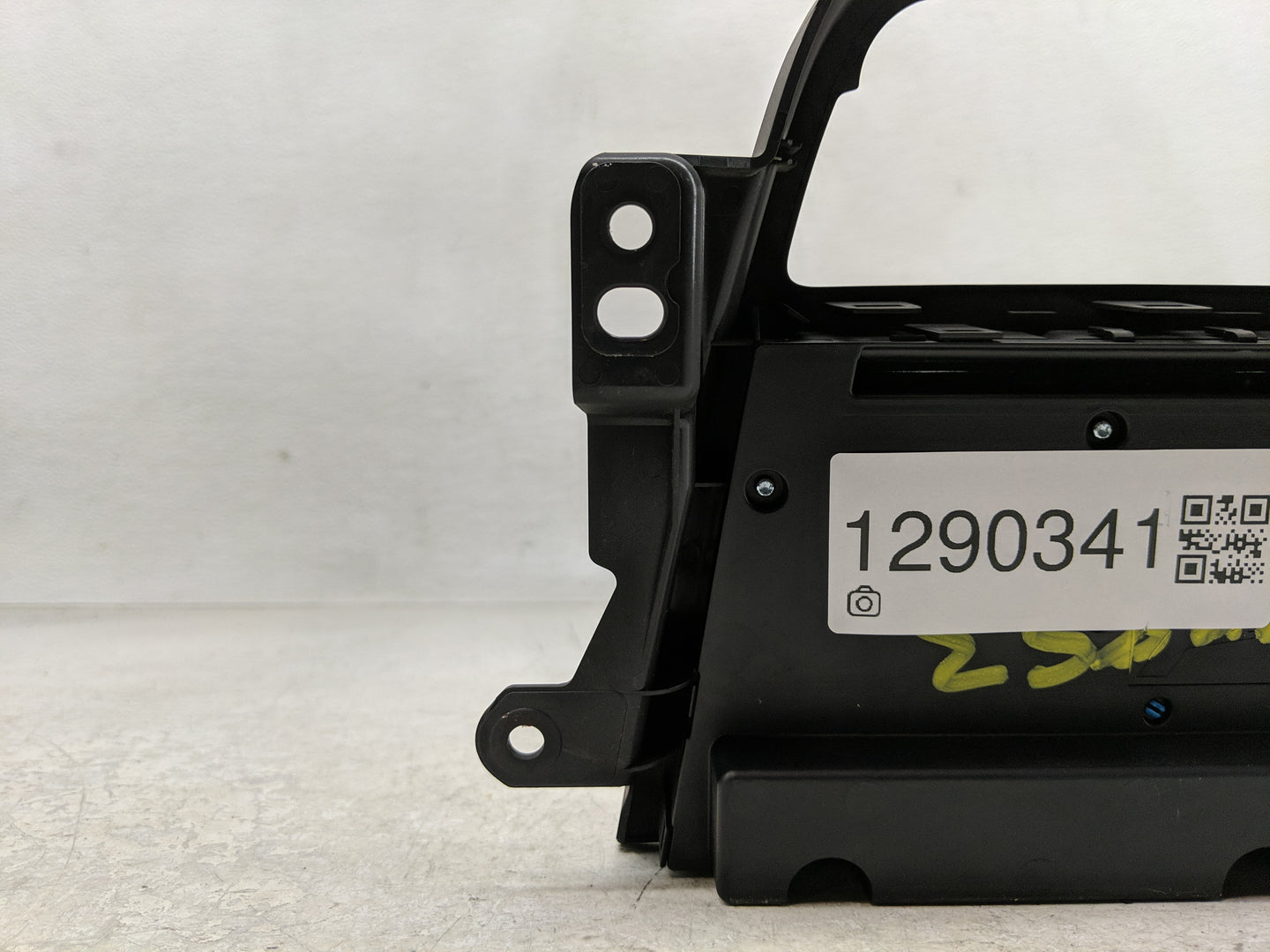 2013-2016 Buick Encore Radio Control Panel - Oemusedautoparts1.com