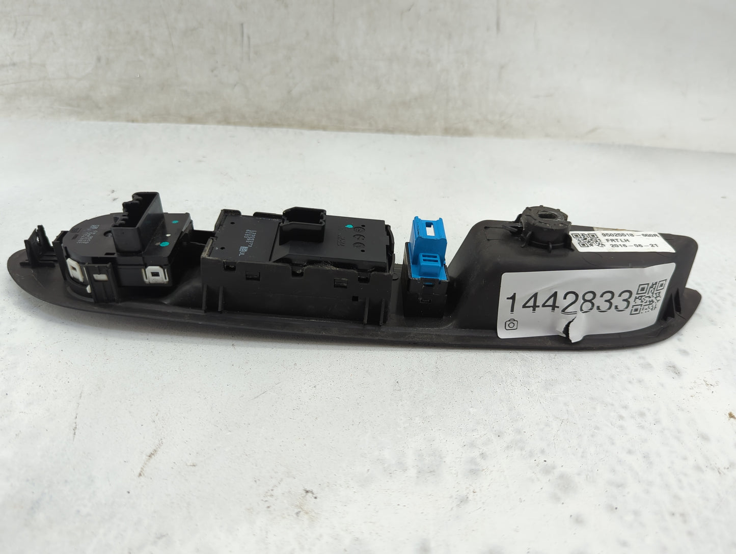 2016 Buick Encore Master Power Window Switch Replacement Driver Side Left P/N:95025518-600R Fits Fits 2015 2017 OEM Used Aut