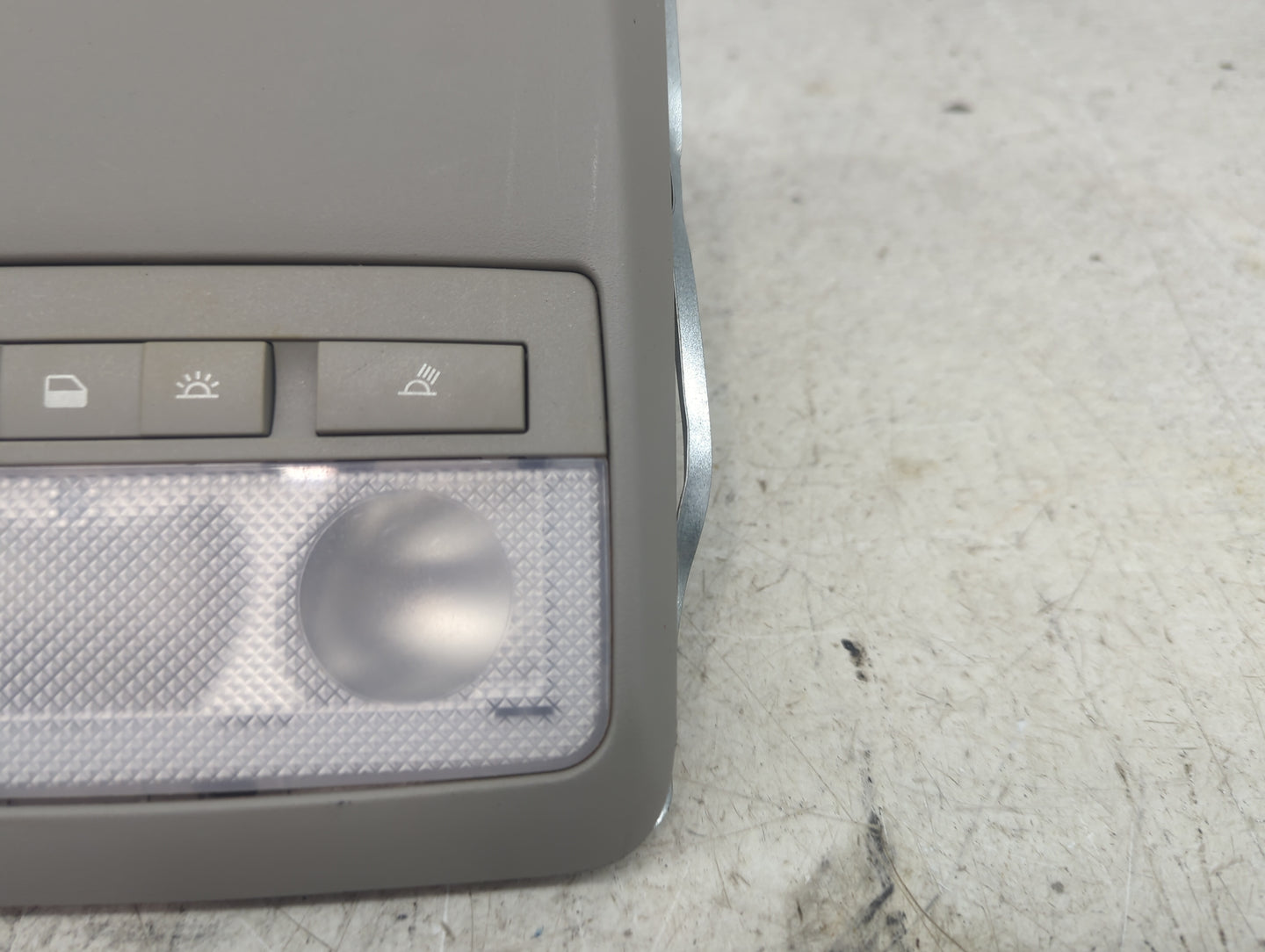 2016 Buick Encore Overhead Roof Console Gray - Oemusedautoparts1.com