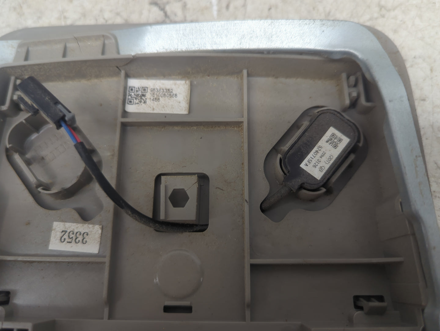 2016 Buick Encore Overhead Roof Console Gray - Oemusedautoparts1.com