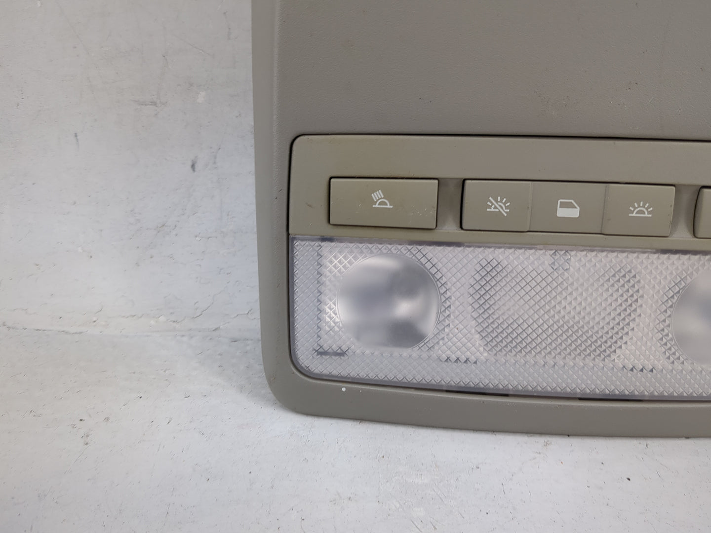 2016 Buick Encore Overhead Roof Console Tan - Oemusedautoparts1.com