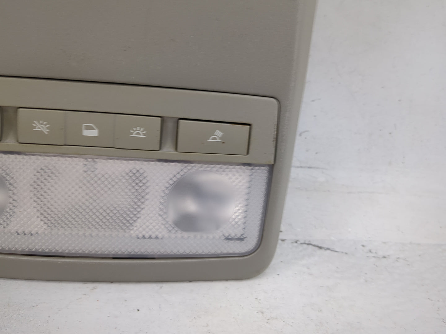 2016 Buick Encore Overhead Roof Console Tan - Oemusedautoparts1.com