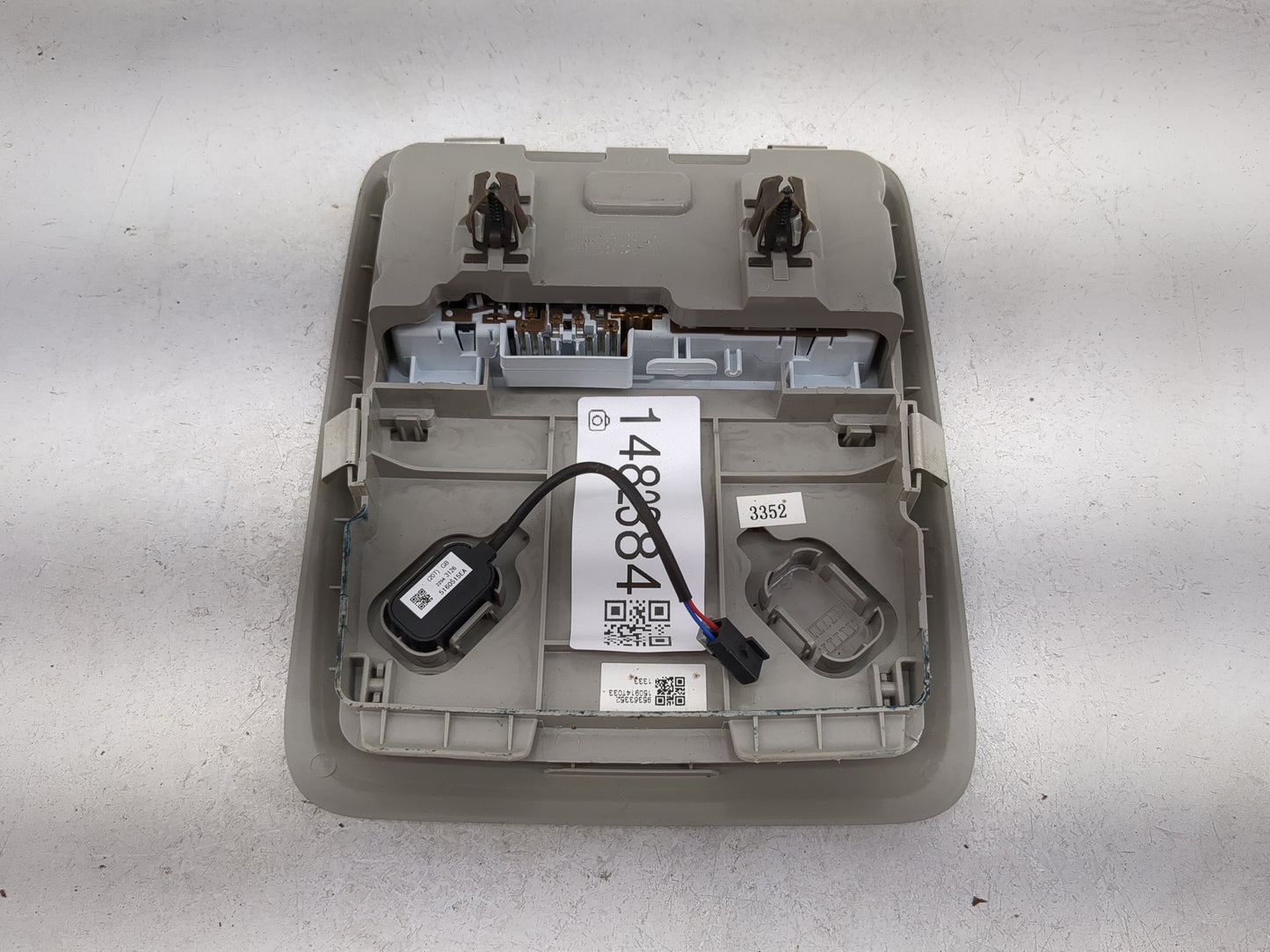 2016 Buick Encore Overhead Roof Console Tan - Oemusedautoparts1.com