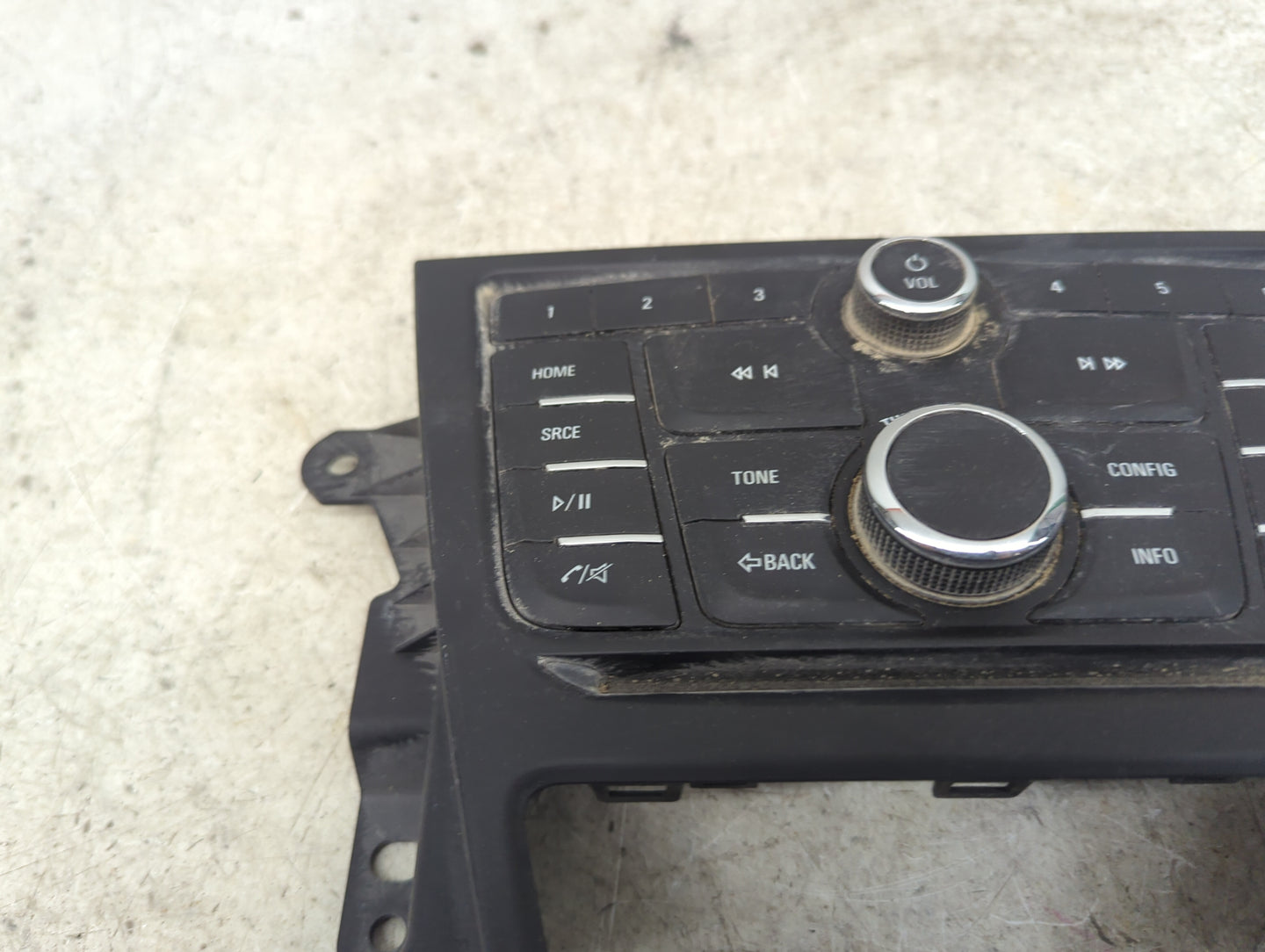 2013-2016 Buick Encore Radio Control Panel 1494488 - Oemusedautoparts1.com