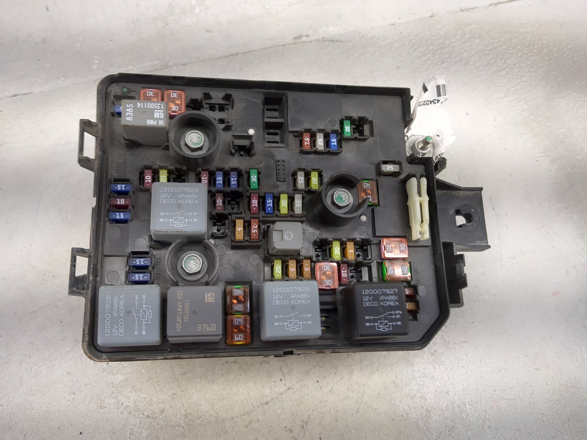 2015-2016 Buick Encore Fusebox Fuse Box Panel Relay Module P/N:95131337 Fits Fits 2015 2016 OEM Used Auto Parts - Oemusedaut