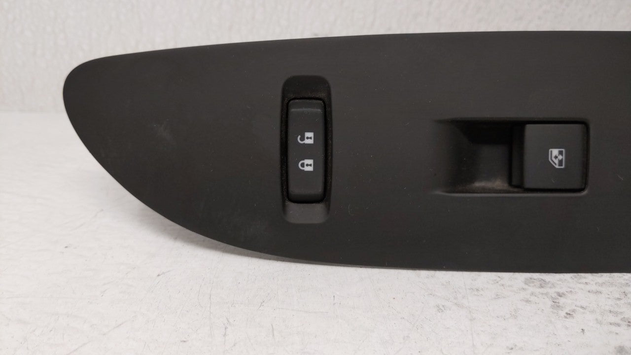 2016 Buick Encore Passeneger Right Power Window Switch 13305370 - Oemusedautoparts1.com